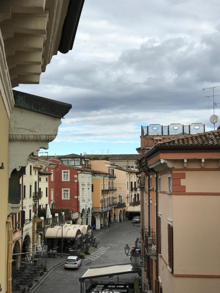 Casa La Margherita Desenzano del Garda Buitenkant foto