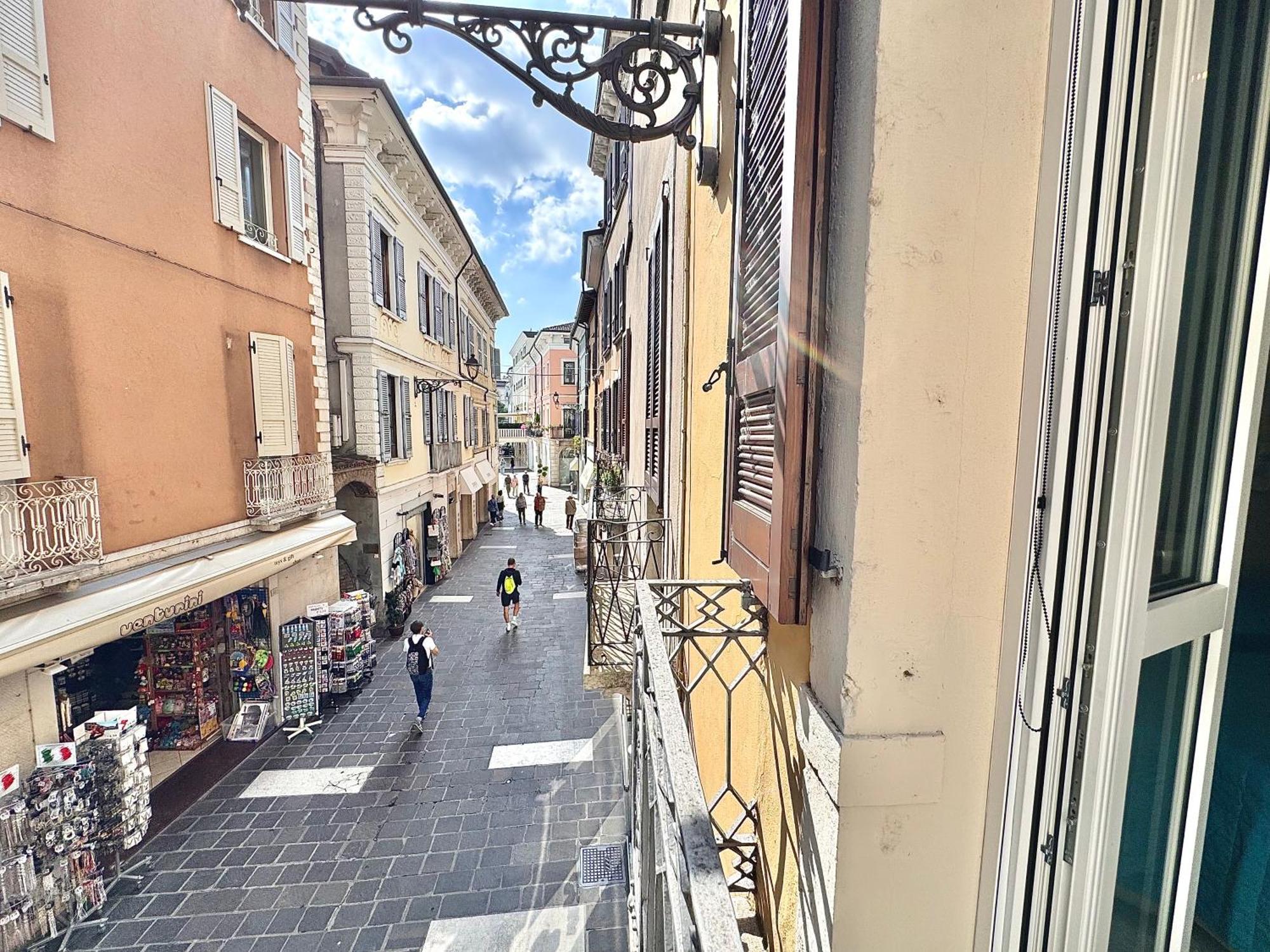 Casa La Margherita Desenzano del Garda Buitenkant foto